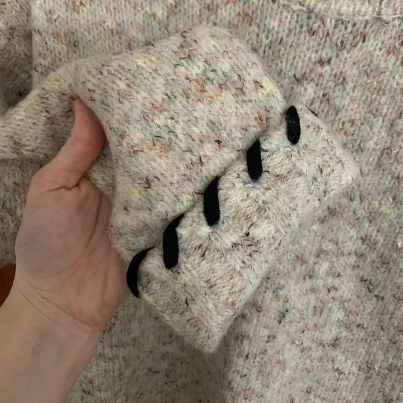 Skies Are Blue Marled Knit Sweater - Picture 3 of 5